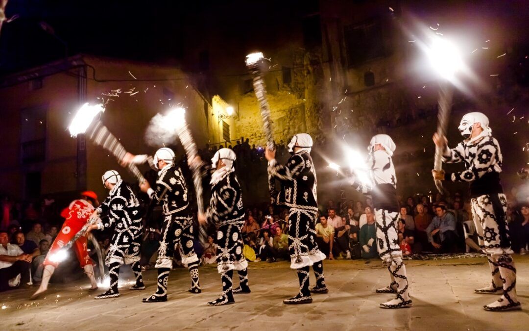 Dance y Contradanza de Cetina